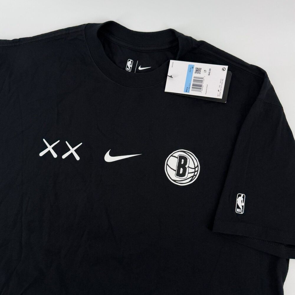 NEW Nike x KAWS × Brooklyn Nets City Edition 2023/24 Courtside T Shirt Medium